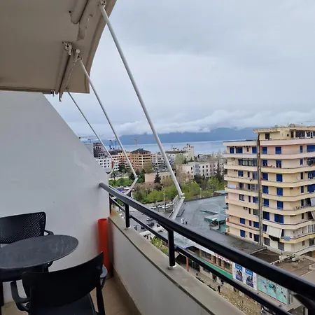 Apartment Flamurtari *